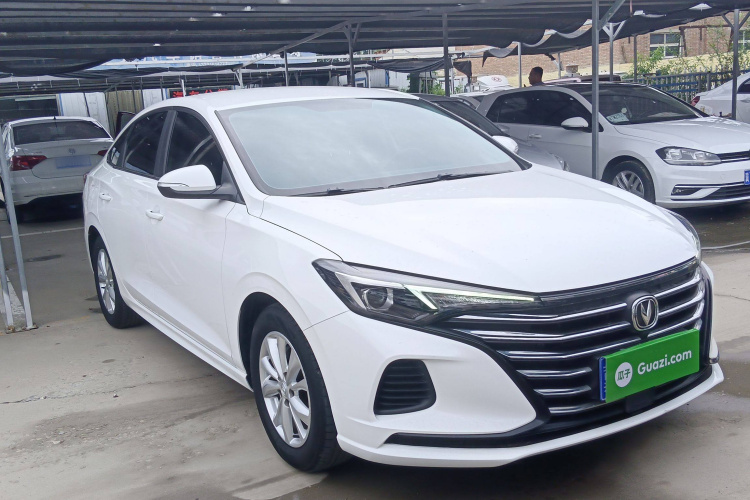 长安 逸动 2022款 PLUS 1.6L GDI CVT精英型车身外观6002