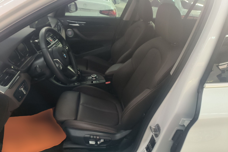 宝马X1 2021款 sDrive25Li 领先型中控内饰19