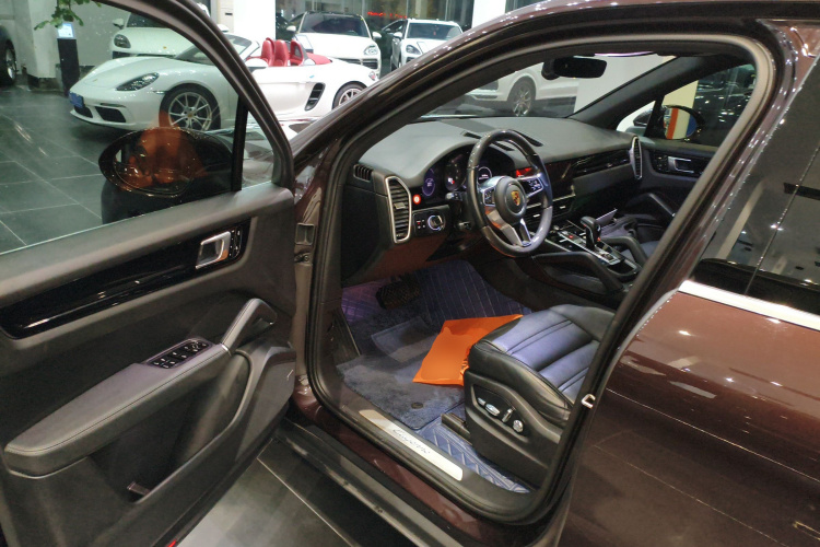 保时捷 2019款 Cayenne 3.0T中控内饰7003