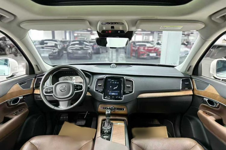 沃尔沃XC90 2019款 T6 智逸版 7座 国VI车身外观6001