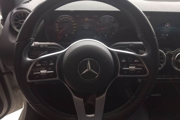 奔驰B级 2021款 B 200 时尚型中控内饰13