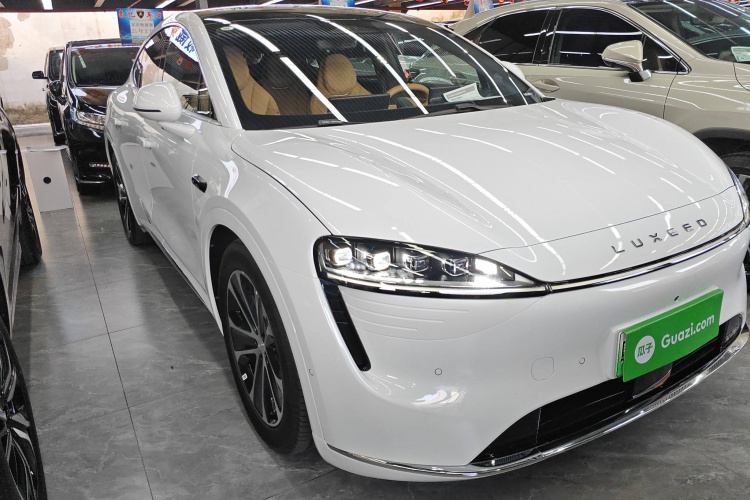 鸿蒙智行 智界R7 2024款 纯电 667km Pro车身外观3