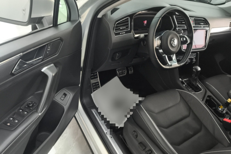 大众 途观L 2019款 330TSI 自动两驱R-Line旗舰版 国VI中控内饰7003