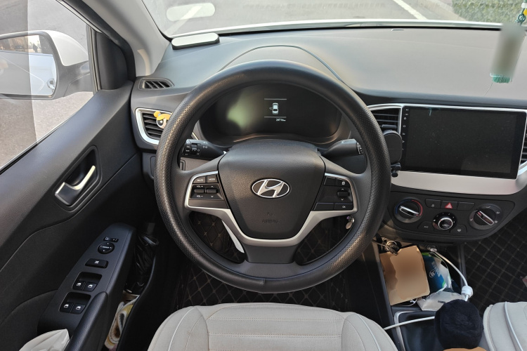 现代 悦纳 2020款 1.4L 手动GLS炫酷版中控内饰13