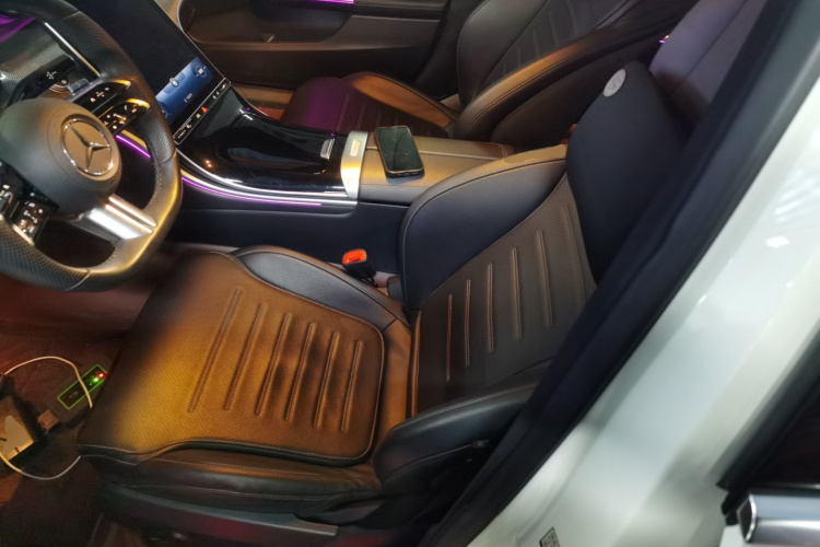 奔驰C级 2022款 C 260 L 运动版中控内饰19