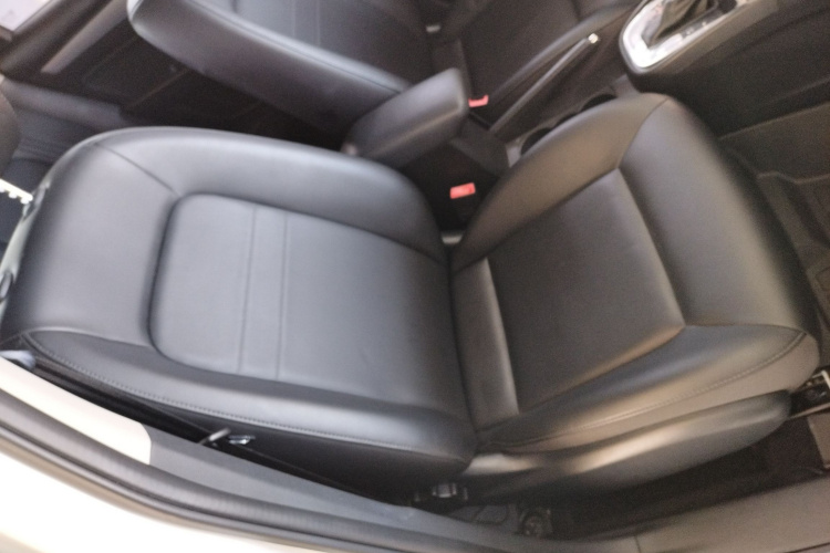 奔腾B30 2017款 1.6L 自动舒适型局部细节41