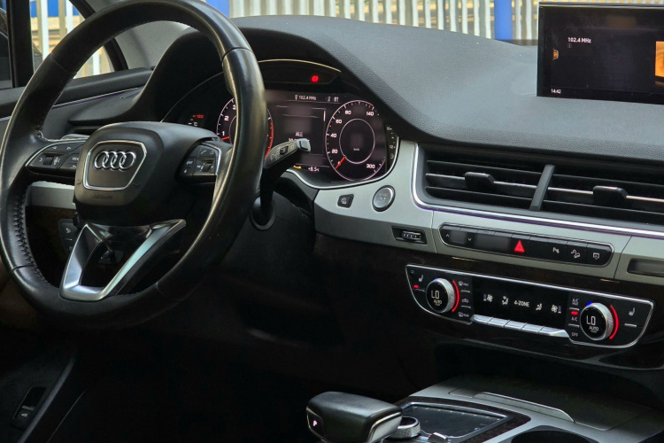 奥迪Q7 2018款 45 TFSI 技术型中控内饰7002