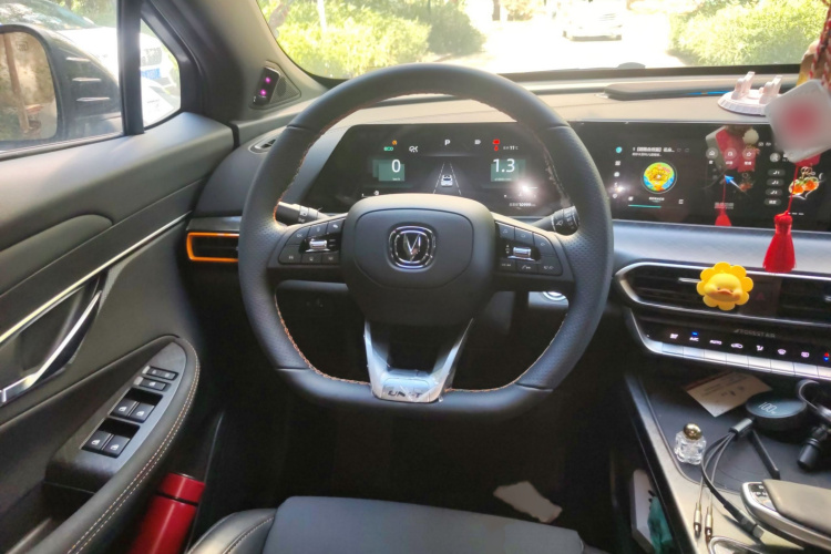 长安UNI-T 2022款 1.5T 运动版 尊贵型局部细节13