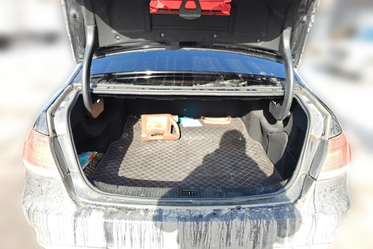 奔驰E级 2015款 改款 E 260 L 运动型局部细节23