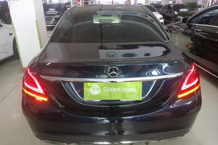 奔驰C级 2020款 C 260 L 运动版车身外观6