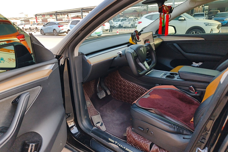 特斯拉 Model Y 2022款 后轮驱动版中控内饰7003