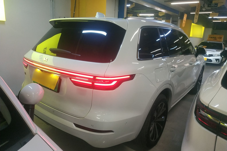 理想汽车 理想ONE 2021款 增程6座版车身外观7