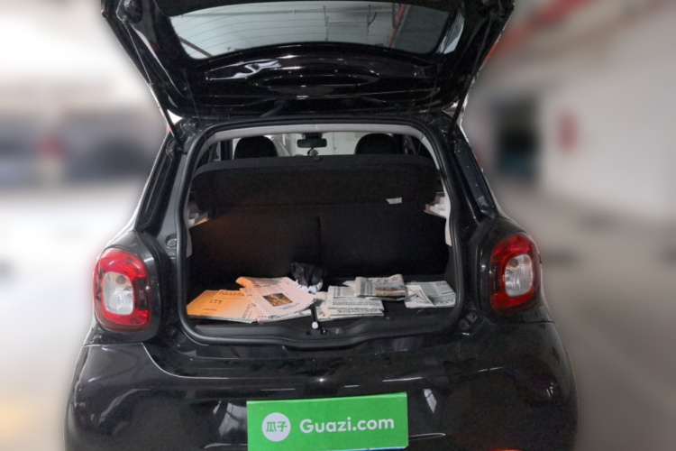 smart forfour 2018款 1.0L 52千瓦激情版中控内饰23