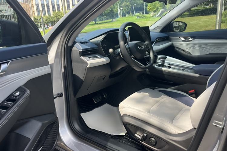 吉利汽车 星瑞 2021款 改款 2.0TD 尊贵型中控内饰7013