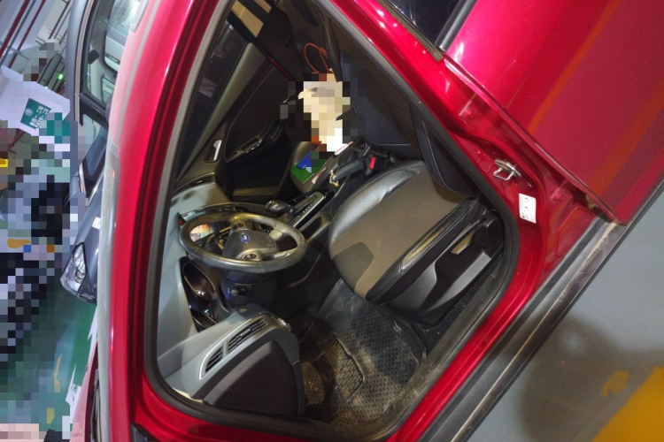 福特 福克斯 2012款 两厢 1.6L 自动风尚型局部细节19