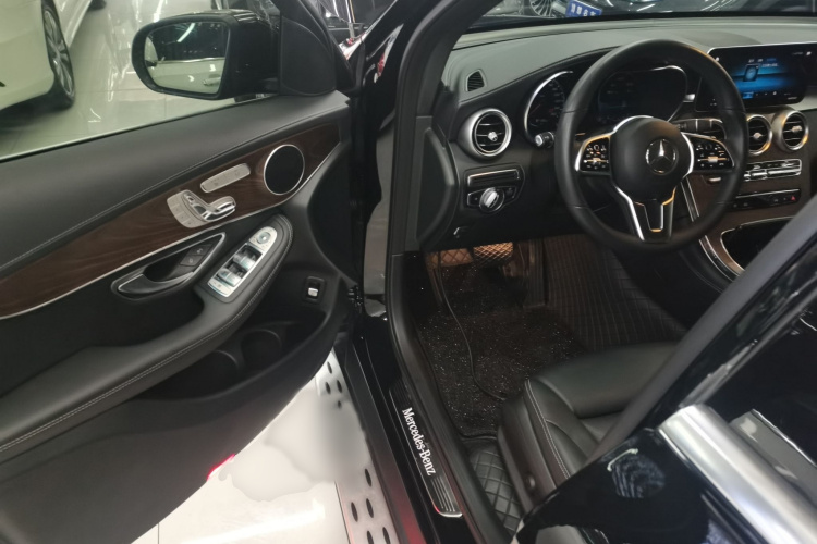 奔驰GLC 2022款 改款 GLC 300 L 4MATIC 动感型中控内饰7003