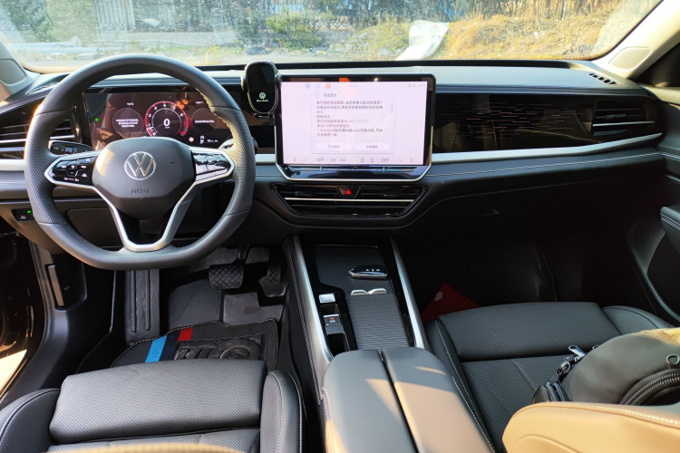 大众 帕萨特 2025款 Pro 380TSI 星空龙耀版中控内饰12