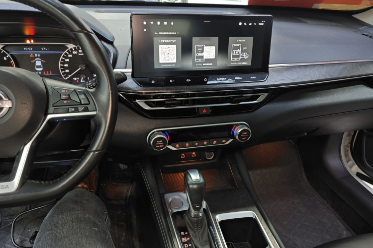 日产 天籁 2022款 2.0L XL-TLS 悦享版中控内饰12
