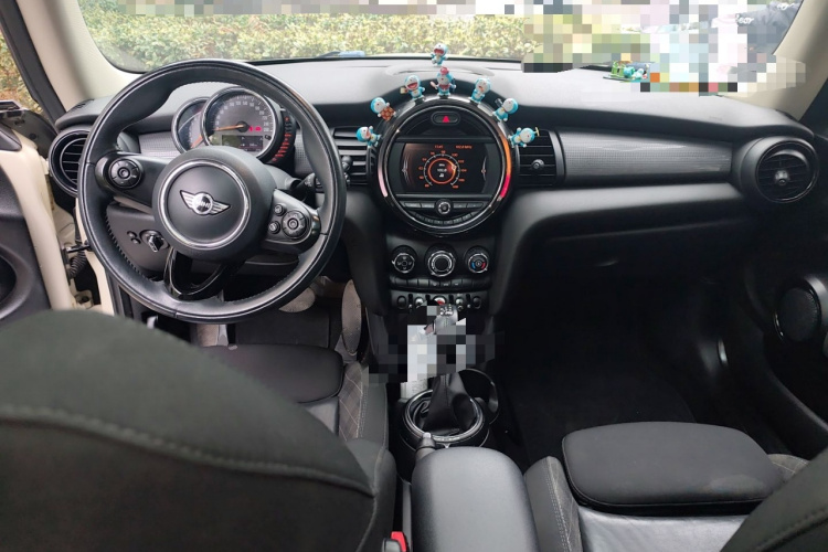 MINI 2016款 1.5T COOPER中控内饰12