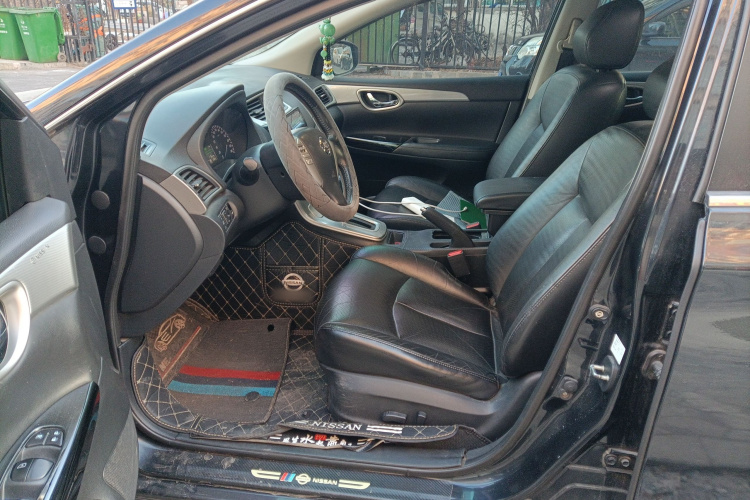 日产 轩逸 2012款 1.6XL CVT豪华版中控内饰19