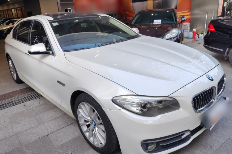 宝马5系 2014款 525Li 豪华设计套装车身外观3