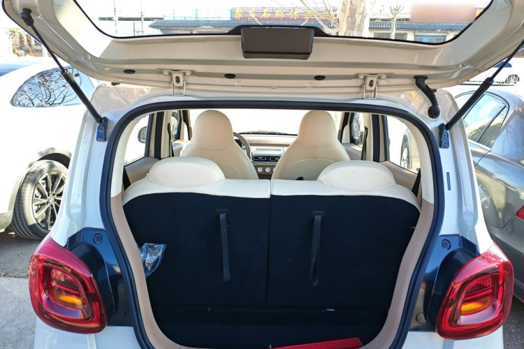 五菱汽车 宏光MINIEV 2025款 四门版 进阶款机舱底盘23