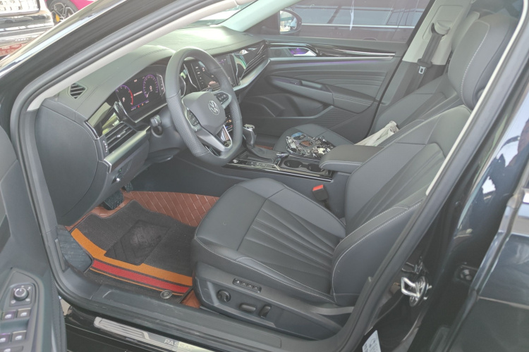 大众 帕萨特 2025款 出众款 380TSI 星空龙腾版中控内饰19