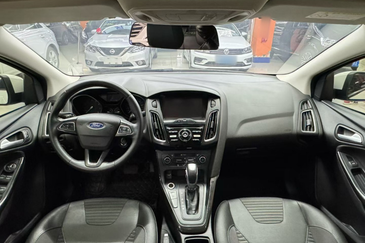 福特 福克斯 2015款 三厢 EcoBoost 125 自动超能风尚型车身外观6005