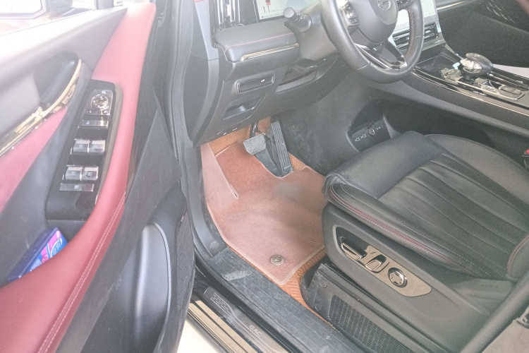 广汽传祺 传祺M8 2023款 宗师系列 400T 旗舰版中控内饰7003