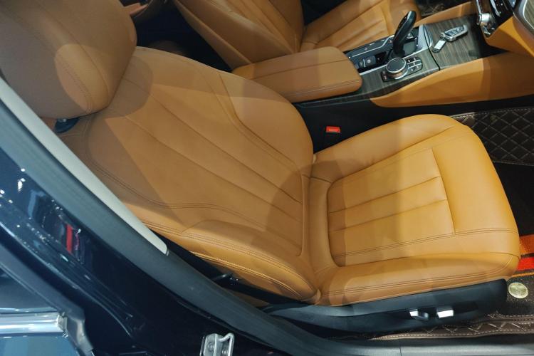 宝马5系 2018款 530Li xDrive 豪华套装中控内饰41