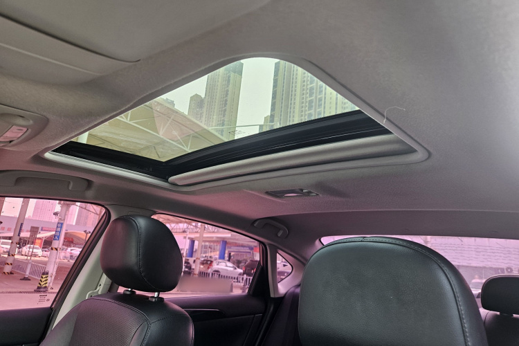 日产 轩逸 2018款 1.6XV CVT尊享版中控内饰7002