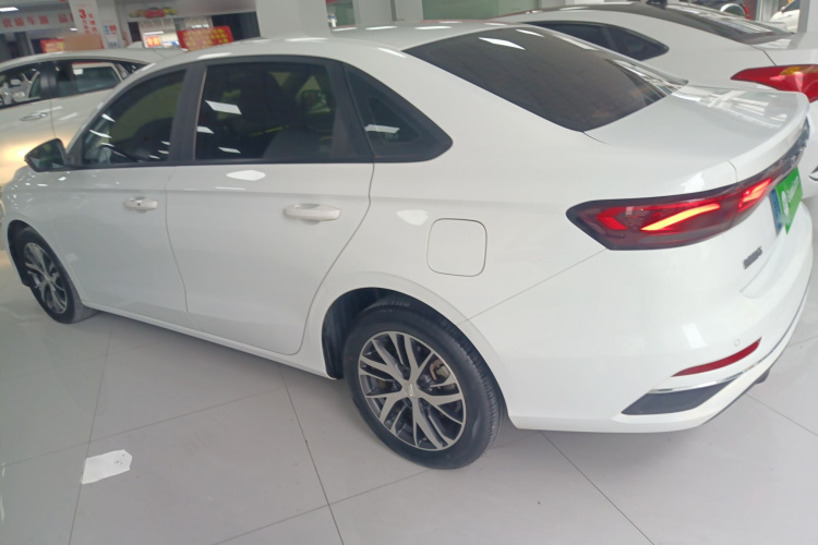 吉利汽车 帝豪 2022款 第4代 1.5L CVT精英型车身外观6003