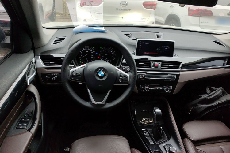 宝马X1 2019款 sDrive18Li 尊享型中控内饰13