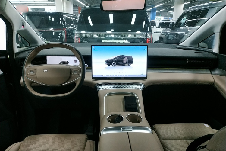 小鹏X9 2024款 610长续航Max中控内饰12