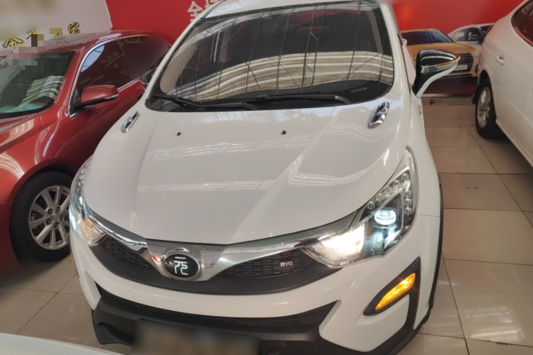 比亚迪 元 2017款 1.5L 自动酷炫互联型车身外观2