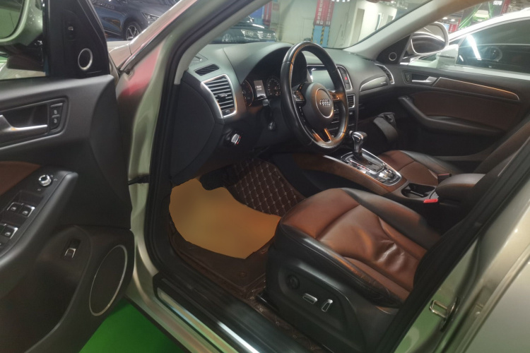 奥迪Q5 2016款 40 TFSI 舒适型中控内饰7003