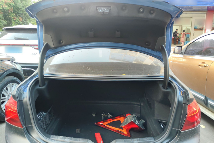 宝马1系 2018款 118i 运动型局部细节23