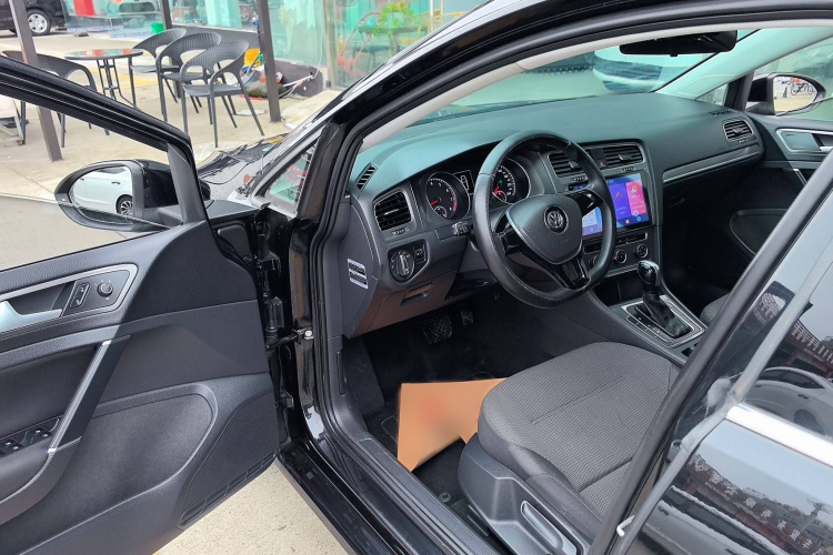 大众 高尔夫 2015款 1.6L 自动舒适型中控内饰7002