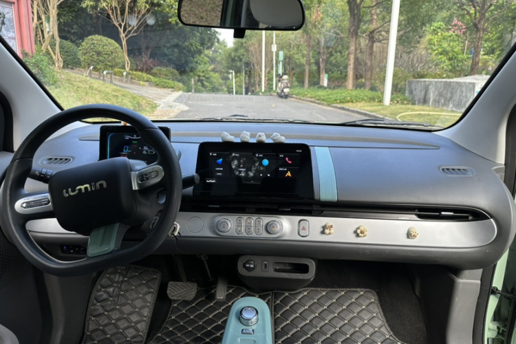 长安启源 长安Lumin 2023款 205km 香沁款中控内饰7002