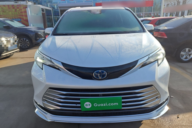 丰田 赛那SIENNA 2021款 2.5L混动 铂金版车身外观2