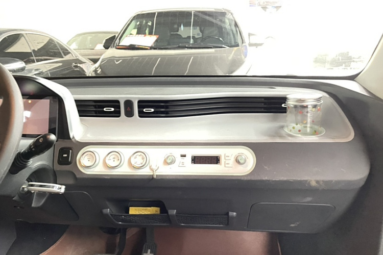 五菱汽车 宏光MINIEV 2022款 马卡龙臻享款 磷酸铁锂中控内饰7006