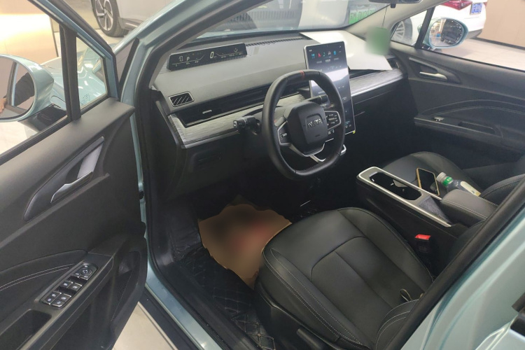 哪吒汽车 哪吒V 2022款 潮 400 Lite中控内饰20