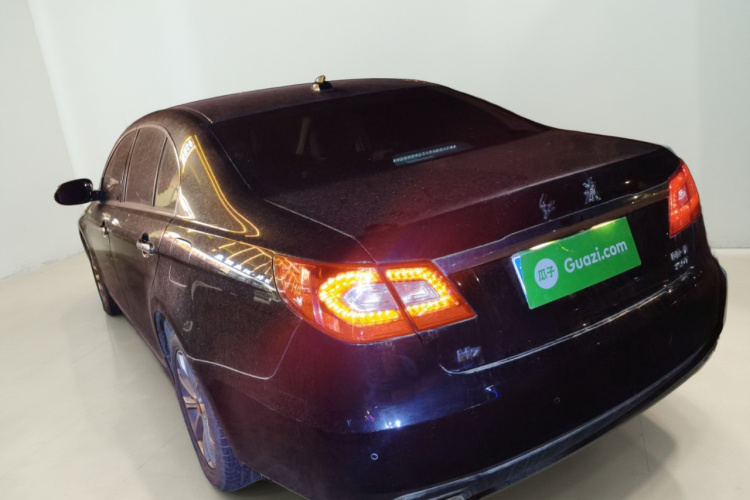 红旗H7 2015款 2.0T 豪华型车身外观5