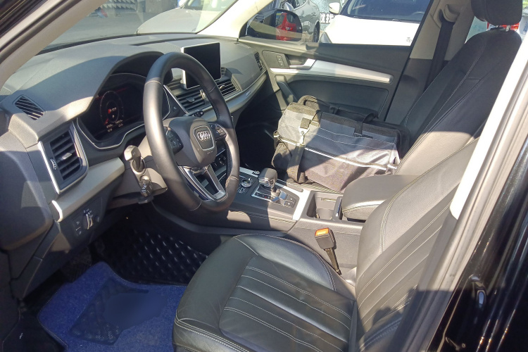 奥迪Q5L 2020款 改款 40 TFSI 荣享时尚型中控内饰19