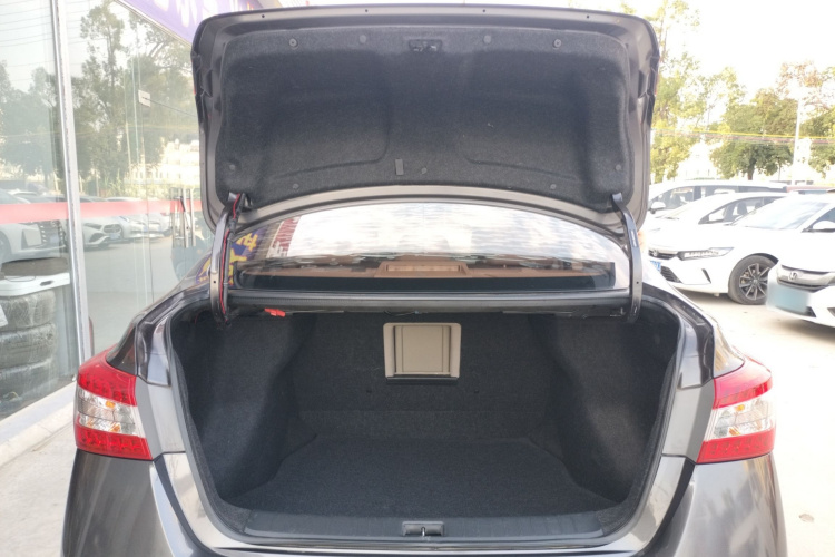 日产 轩逸 2014款 1.6XV CVT尊享版局部细节23