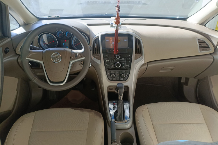 别克 英朗 2013款 GT 1.6L 自动时尚版中控内饰7002