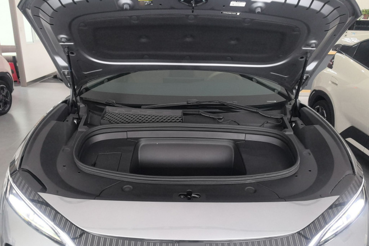 比亚迪 宋L EV 2025款 662km 超越型机舱底盘24