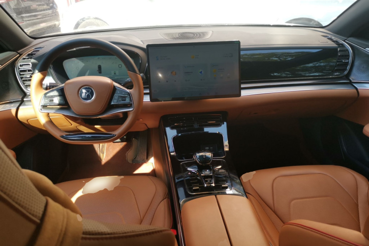 比亚迪 汉 2022款 DM-i 121KM 尊荣型中控内饰12