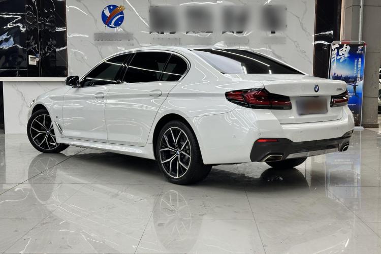 宝马5系 2022款 改款 530Li 尊享型 M运动套装车身外观6003