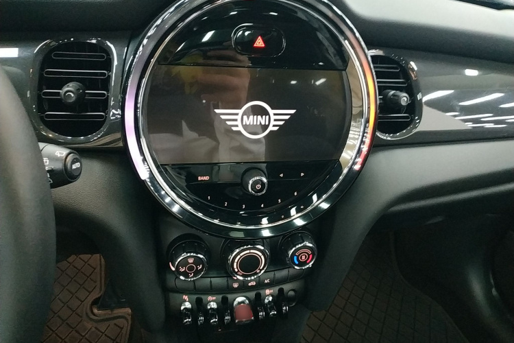 MINI 2023款 1.5T ONE局部细节16